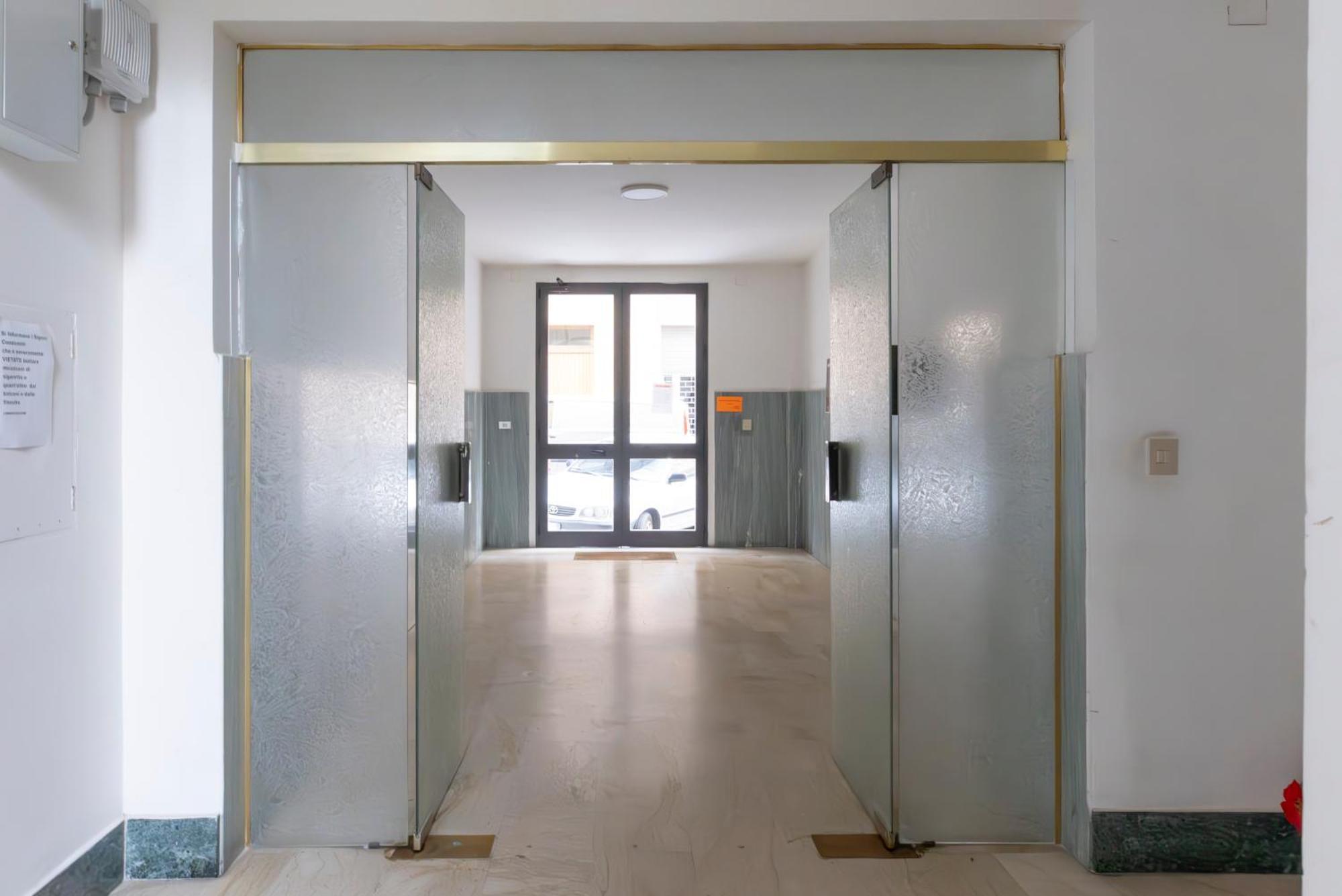 Quarzo. Modern Rooms Cagliari Luaran gambar
