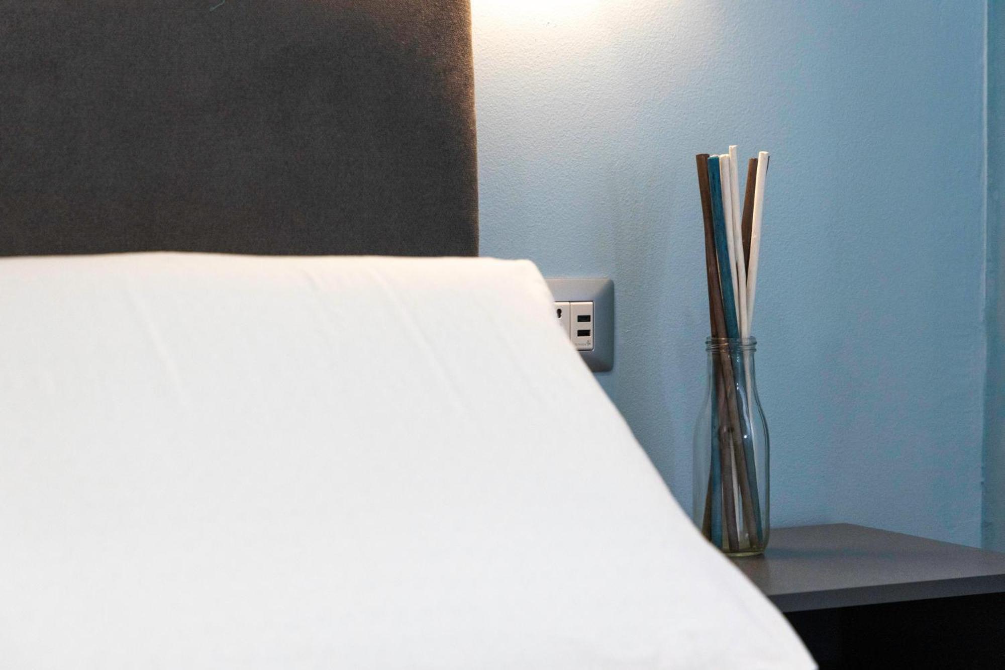 Quarzo. Modern Rooms Cagliari Luaran gambar