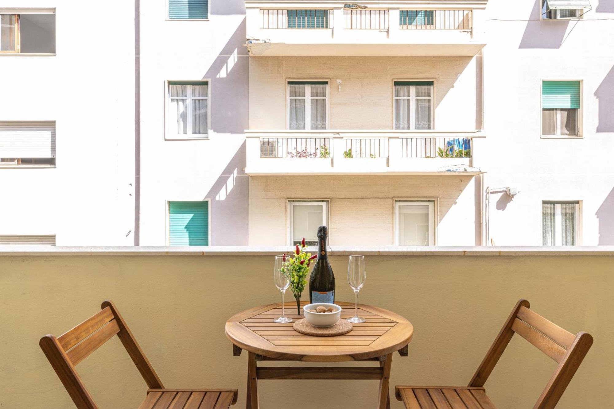 Quarzo. Modern Rooms Cagliari Luaran gambar